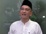 RUBEN-DIBIMBING-HABIB-Ruben-Onsu-saat-ditemui-di-kawasan-Leb.jpg