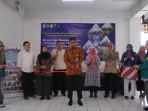 Pemotongan-Pita-sebagai-tanda-Peresmian-program-oleh-Kepala.jpg