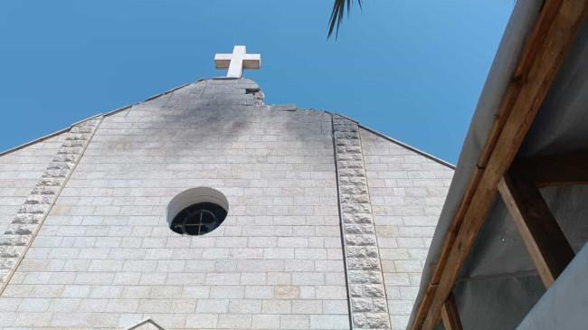 Apa Target Tank Israel di Gereja Gaza? Spekulasi Netizen, Tank Membidik Salib Gereja, Namun Meleset
